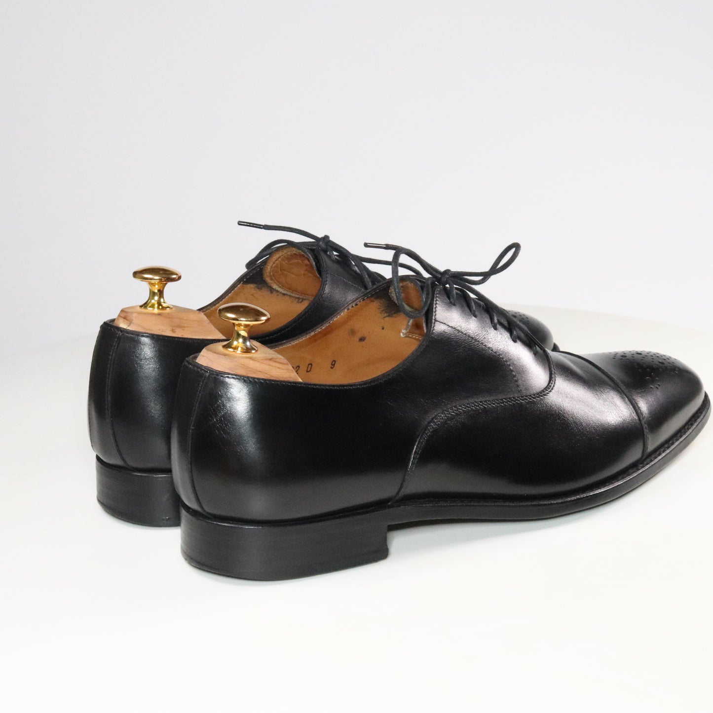 MackJames (Carlos Santos) Medallion cap toe Oxford