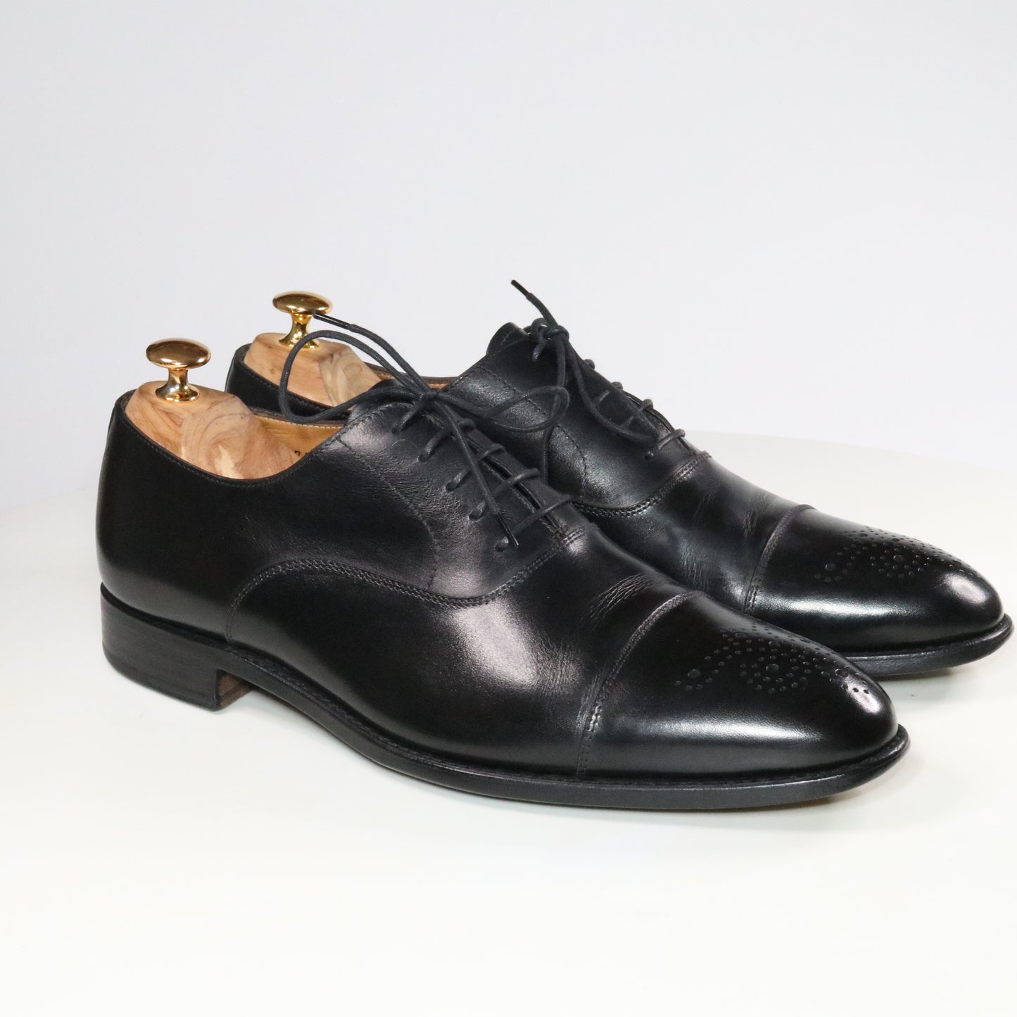 MackJames (Carlos Santos) Medallion cap toe Oxford